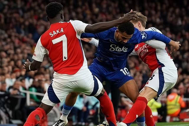 德天空：利物浦、曼城等豪门盯上迪奥曼德，莱比锡标价超1亿欧（德天空：利物浦、曼城等豪门有意迪奥曼德，莱比锡要价逾1亿欧元）