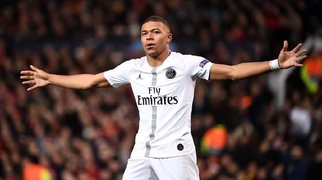 申花发布球队32岁生日海报，却把“32nd”写成“32th”（申花32岁队庆海报翻车：把“32nd”误写成“32th”）