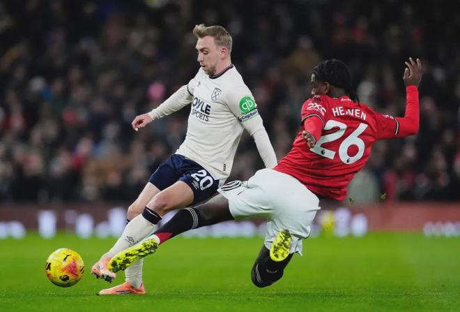 孔帕尼：凯恩会主动保持团队性，让我的工作非常轻松（孔帕尼：凯恩极具团队意识，让我执教变得简单）