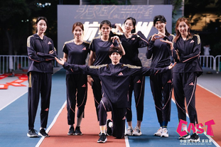 兰德尔半场10中5轰19+5，里德替补拿到14分（兰德尔半场10投5中砍下19分5篮板，里德替补贡献14分）