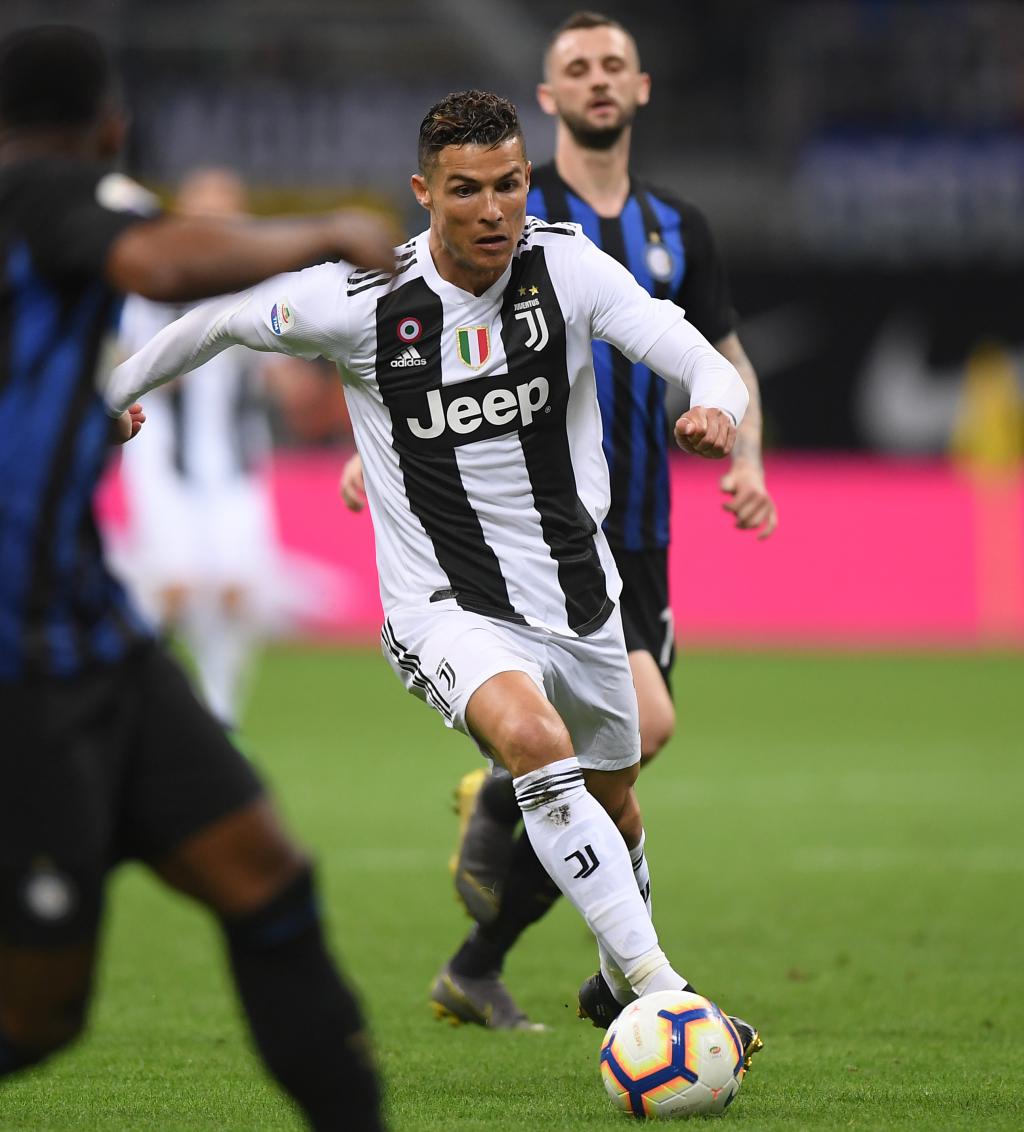 欧冠夺冠赔率：巴萨微弱优势领跑 巴黎力压枪手（欧冠夺冠赔率：巴萨以微弱优势居首，巴黎压过阿森纳）