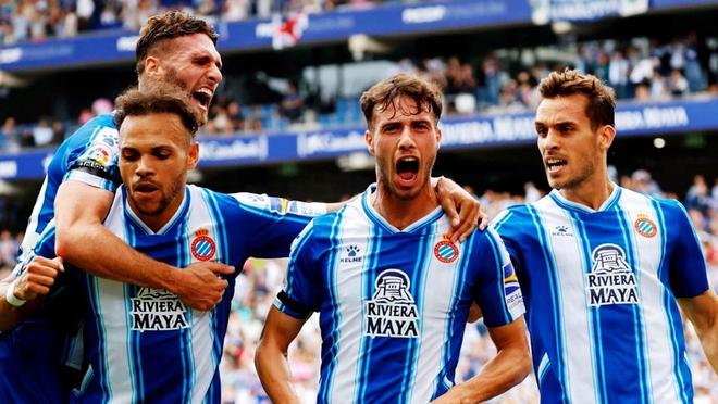 扎戈：托蒂睡觉打呼噜还说梦话；吐西蒙尼口水是因他故意挑衅（扎戈爆料：托蒂睡觉会打呼也会说梦话；向西蒙尼吐口水因其刻意挑衅）