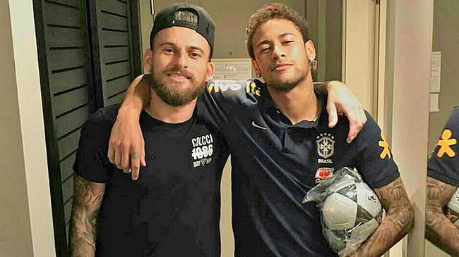 图片报：埃姆雷-詹成多家土耳其豪门目标，球员倾向留在多特（图片报：多家土超豪门相中埃姆雷-詹，球员更愿留守多特蒙德）