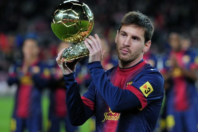 22／23赛季以来顶级前锋越位数：哈兰德仅18次，C罗143次（22／23至今顶级前锋越位对比：哈兰德18次，C罗143次）