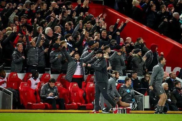 印度球迷：梅西身边人太多根本看不到他，我们要求退款（印度球迷称梅西被人群包围难以看见，要求退款）