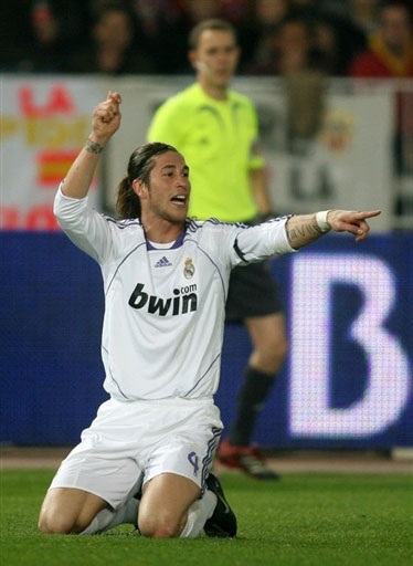 斯基拉：尤文派球探考察意大利20岁右后卫帕莱斯特拉（斯基拉：尤文派出球探考察20岁意大利右闸帕莱斯特拉）