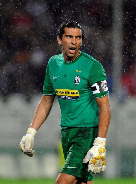 历史战绩碾压！多特主场对门兴豪取12连胜（多特主场称王：对门兴已连胜12场）