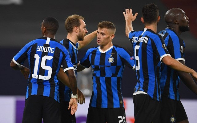 他又是最后一攻的英雄（他又一次成为决胜时刻的英雄）