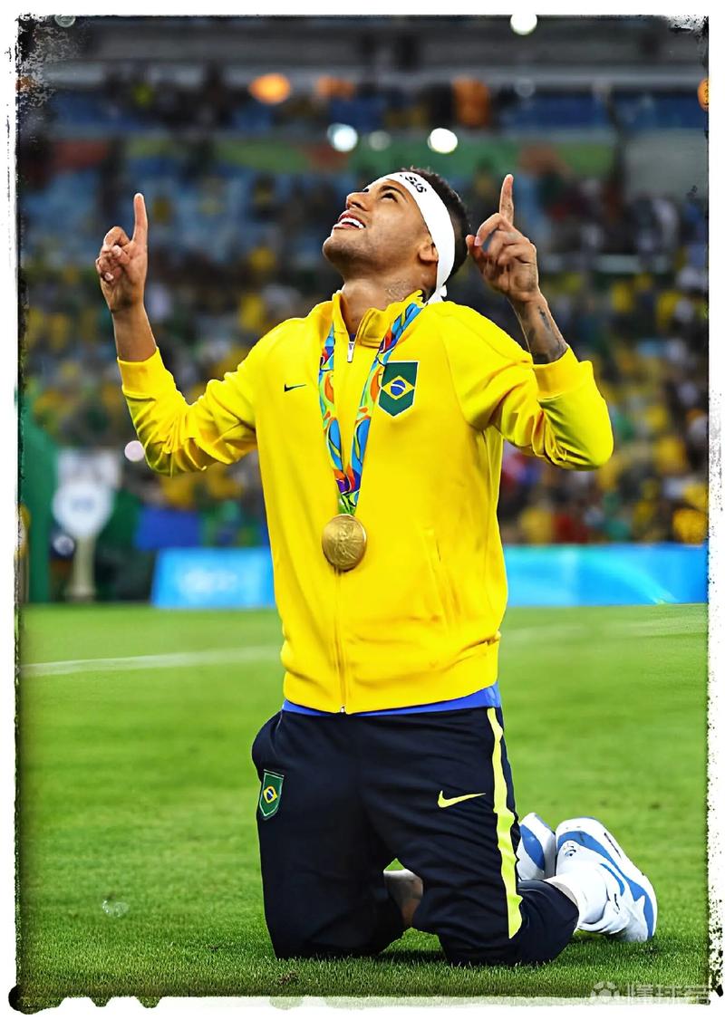 戈麦斯：儿子喜欢皮尔洛，我说光脚法好没用也要学习加图索（戈麦斯：儿子迷皮尔洛，我提醒他仅有脚法不行，也要向加图索取经）