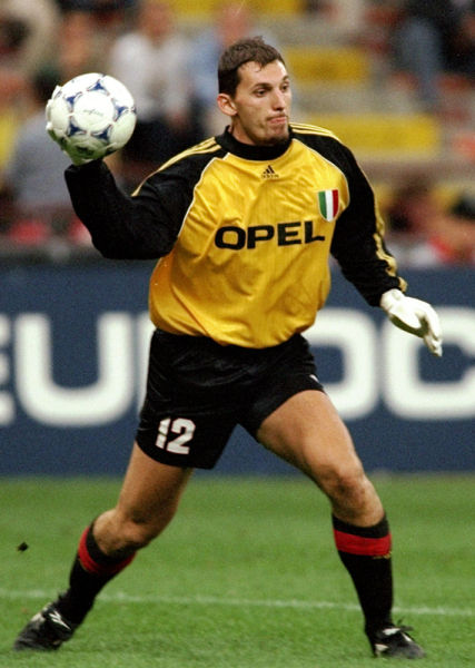 斯卢茨基谈客战柔佛：我认为双方五五开，就看谁能把握住机会（斯卢茨基：客战柔佛势均力敌，关键在把握机会）