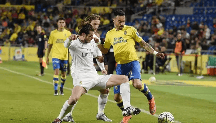 面对韩国梅开二度制胜，拜合拉木荣获本届熊猫杯赛事MVP（梅开二度击败韩国，拜合拉木加冕熊猫杯MVP）