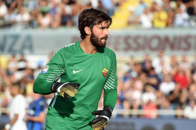 欧冠赛前穆里尼奥与两名昔日弟子重逢，并亲吻了斯内德的光头（欧冠赛前，穆里尼奥与两位旧将重逢，还亲吻了斯内德的光头）